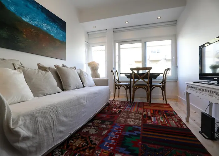 Luxury Apartment *